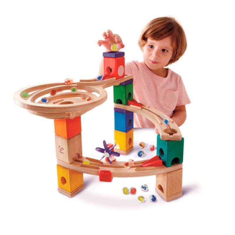 QUADRILLA HAPE COURSE JUSQU'À L'ARRIVÉE