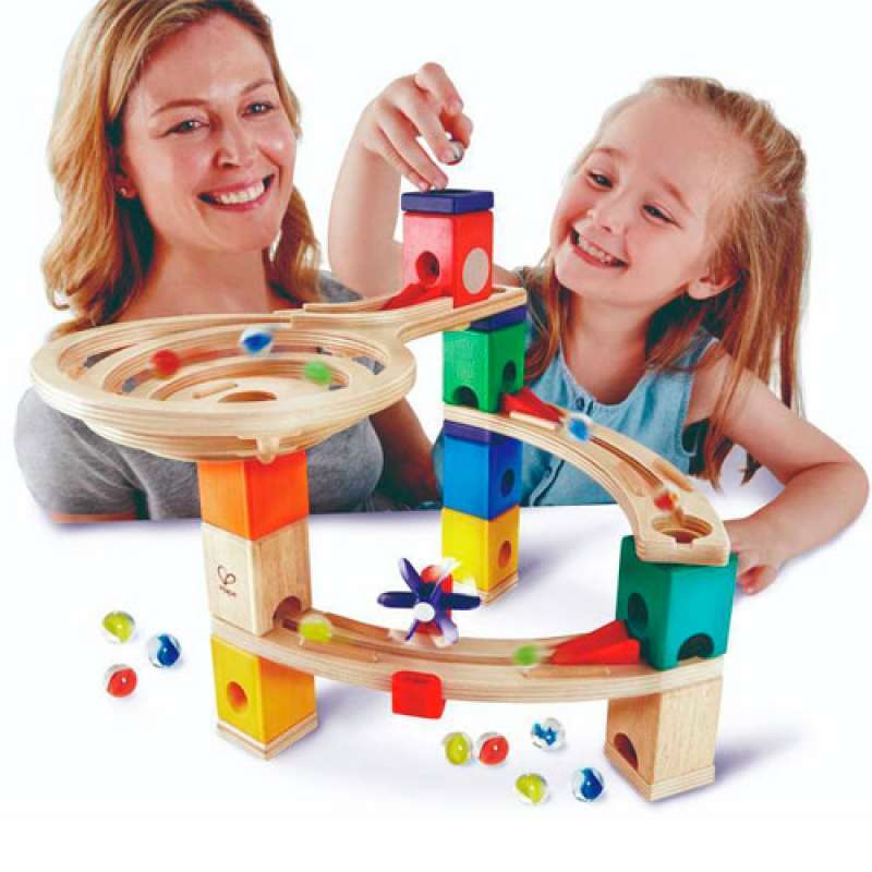 QUADRILLA HAPE COURSE JUSQU'À L'ARRIVÉE