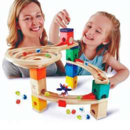 QUADRILLA HAPE COURSE JUSQU'À L'ARRIVÉE